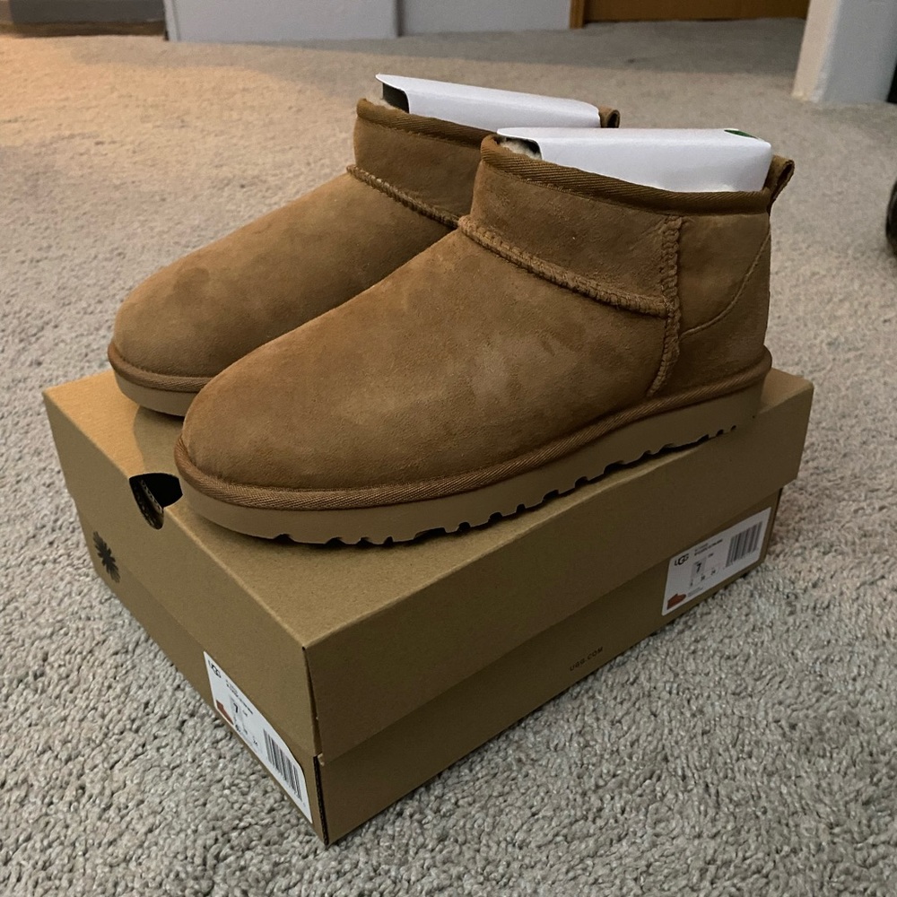 Women’s UGG ultra mini chestnut size 7